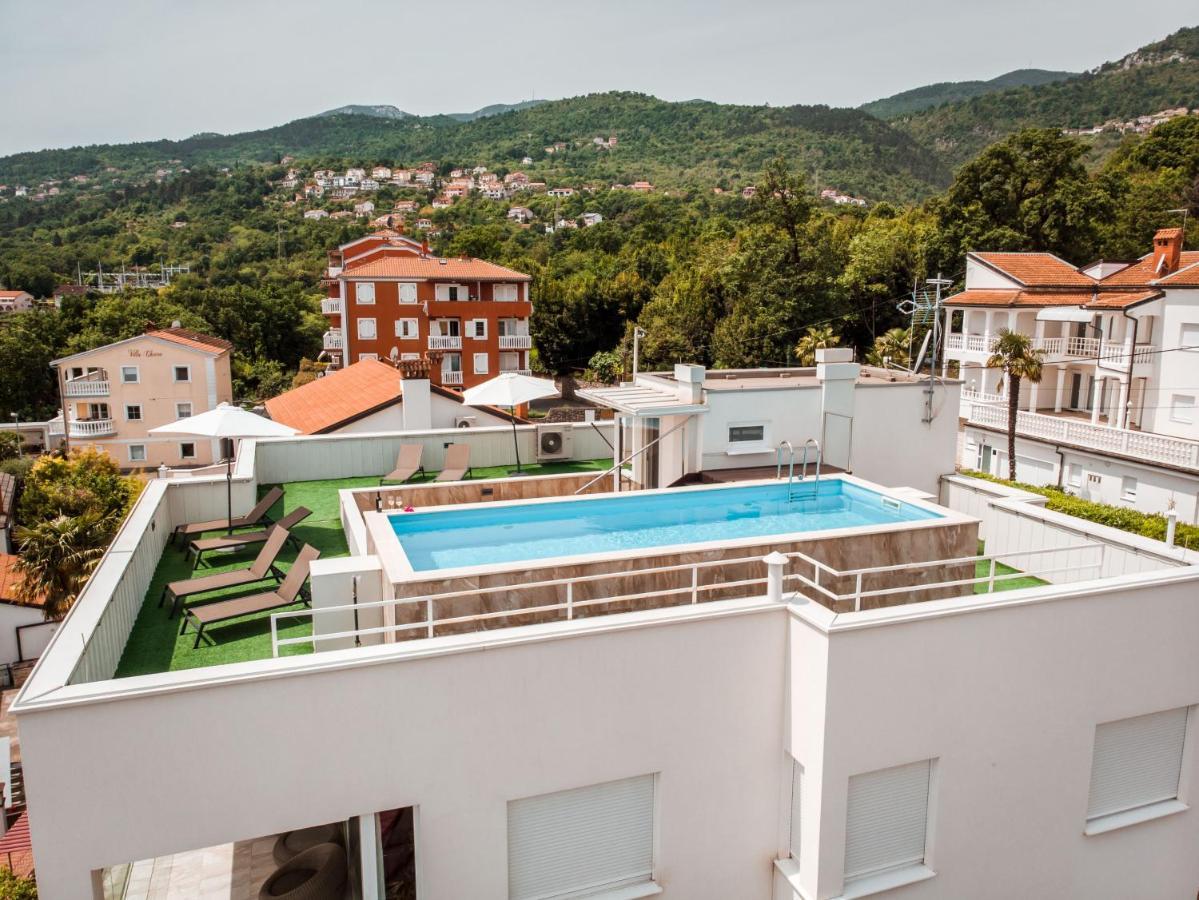 Apartment Lui With Rooftop Swimming Pool Ičići Zewnętrze zdjęcie